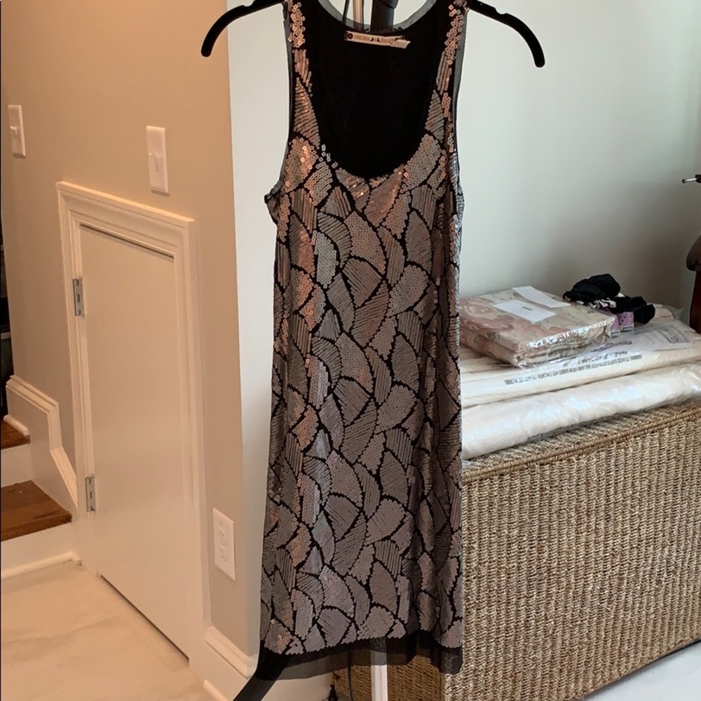 Excellent JUJU dress! Racerback w/ embellishments